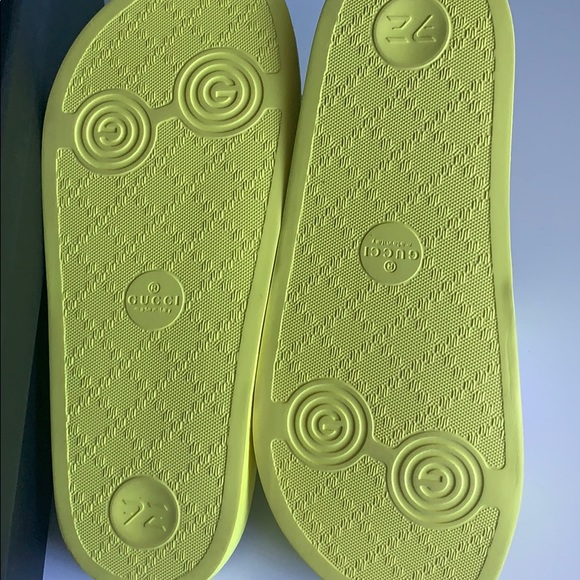 Gucci Flora Slide Sandal - Picture 5 of 6